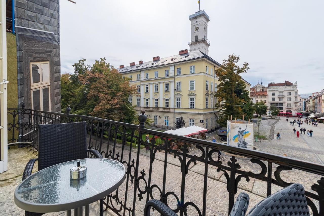 In Town Hostel Lviv Eksteriør billede